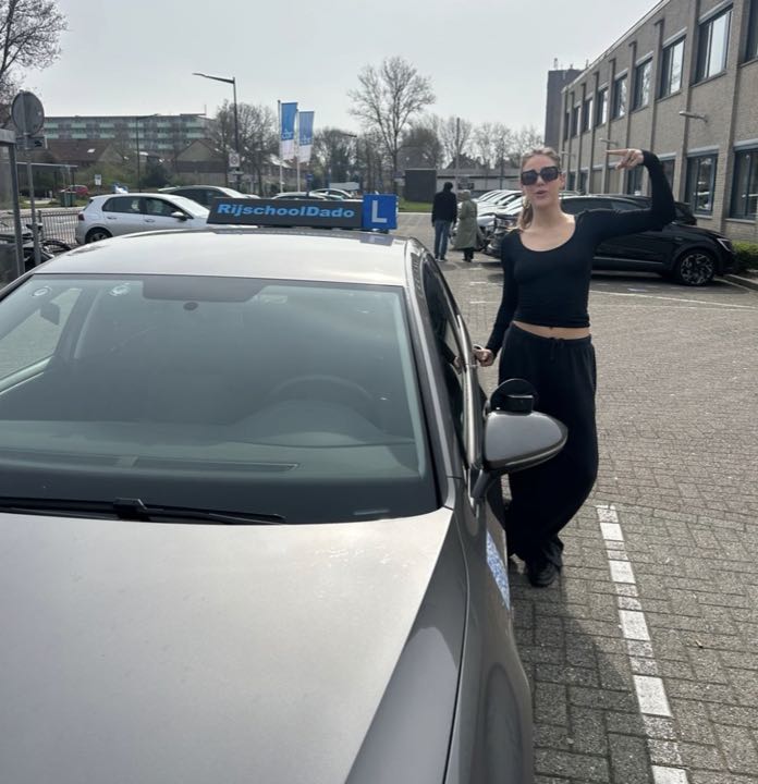 Klaasje, geslaagd bij Rijschool Dado in maart 2026